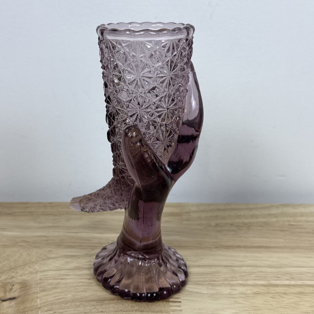 VINTAGE Fenton Art Glass Lavender Hand Holding Cornucopia Vase Daisy & Button 6” - Picture 2 of 9